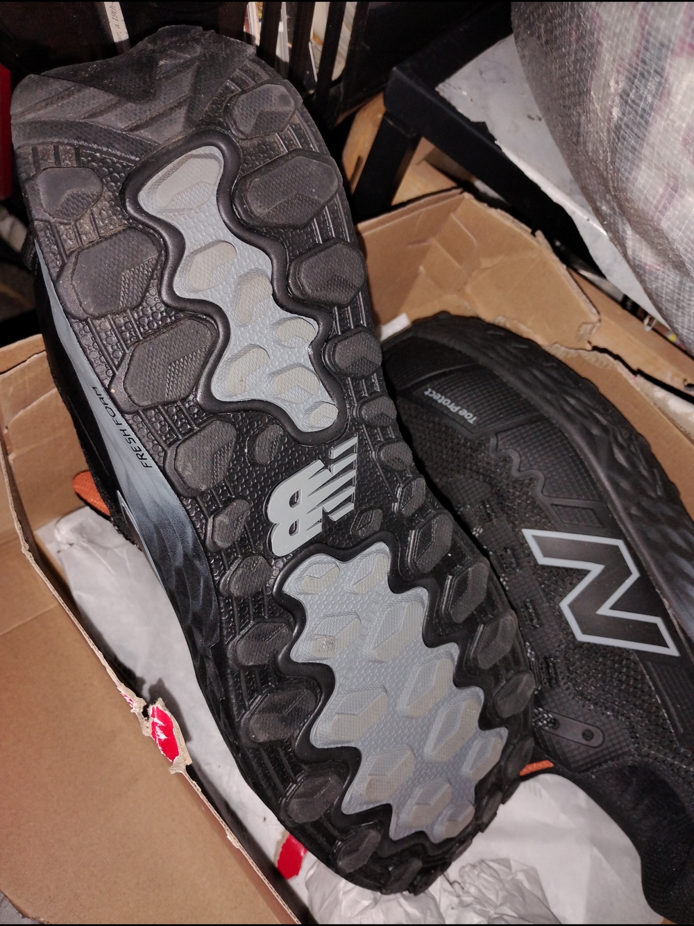 New Balance Women's Steel-Toed, Slip-Resistant Athletic/Work Sneakers, Size 9 - Picture 4 of 5